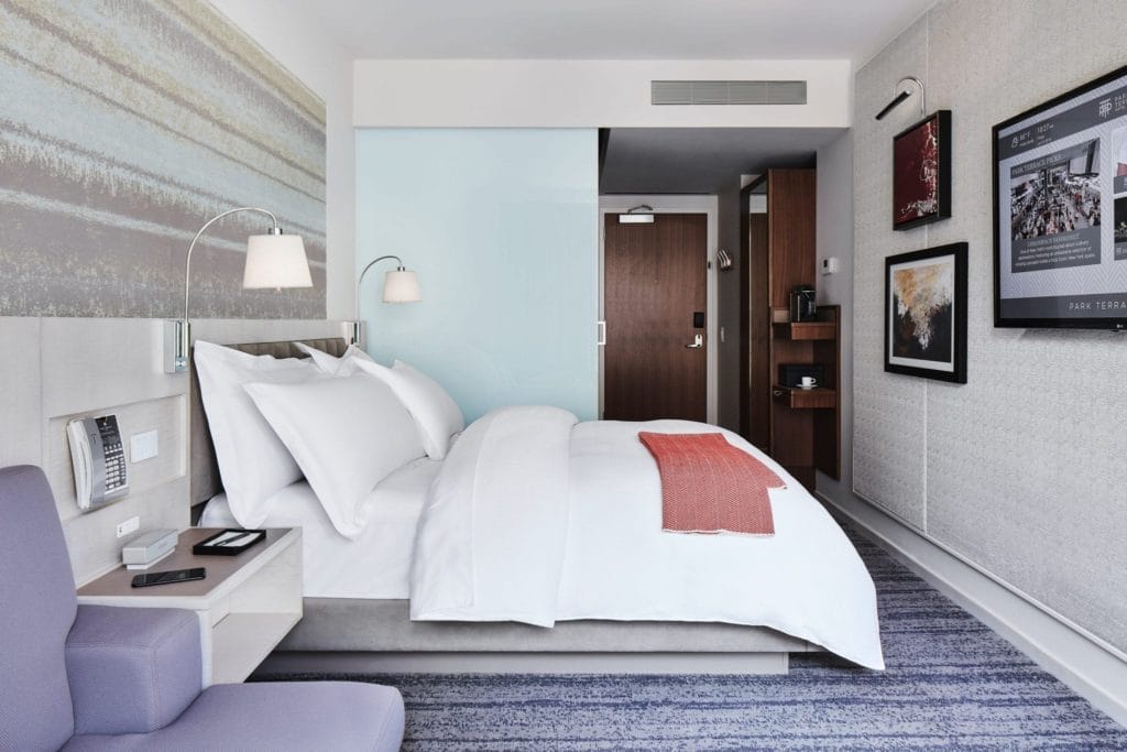 18-07-13_CQ_ParkTerrace_rm514_mark-weinberg_1169